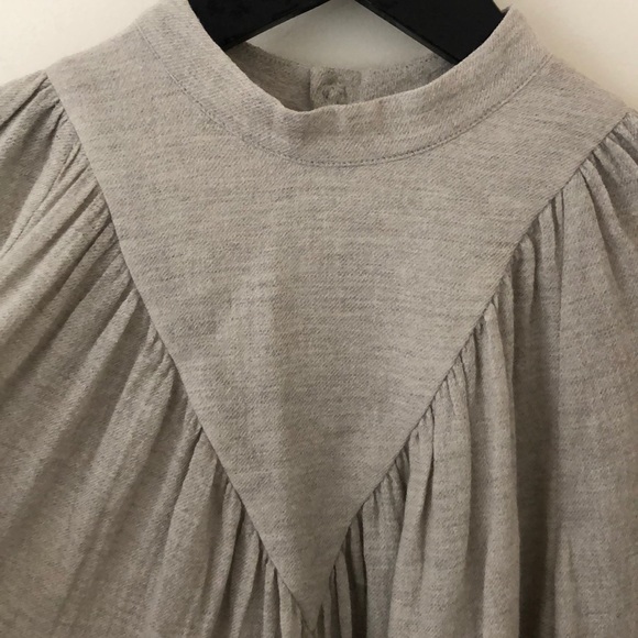 Flowy cream shirt - Picture 2 of 4